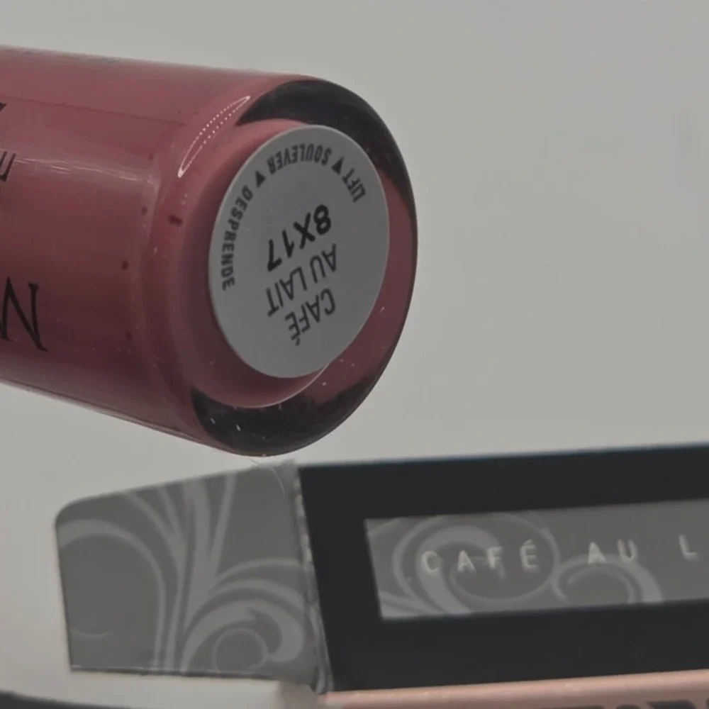 NEW IN BOX Mary Kay Nourishine Plus Lip Gloss 047949 Cafe au lait